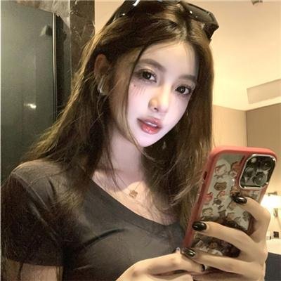 加油站的女孩 海报